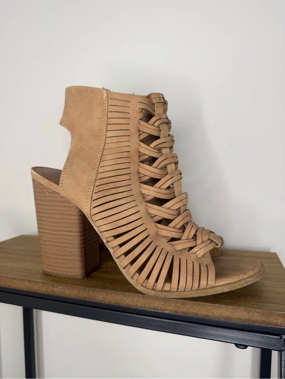 Dolce Vita Women's Tan Suede Peep-Toe Lace-Up Block Heel Sandals